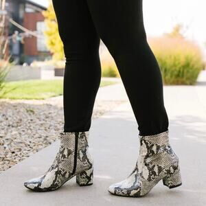 Womens 9 booties ankle boots Low Heel Chunky Snake Memory Foam Winter Comfort